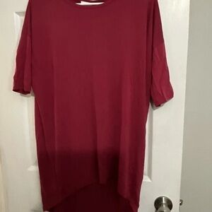 LuLaRoe Magenta Short Sleeve Top Small